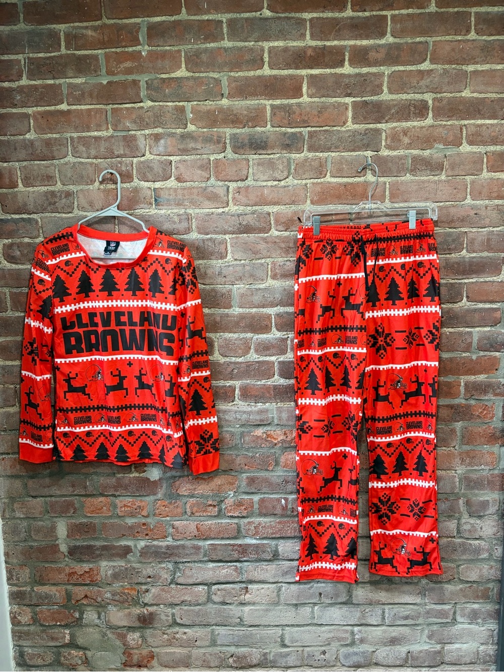 Cleveland Browns Holiday Pajama Set - Women's Two-Piece Lounge Set size M